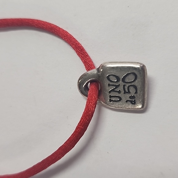 Uno De 50 Unisex men women's Silver Tone Padlock Logo Red Luck Bracelet Roll On - Picture 2 of 5